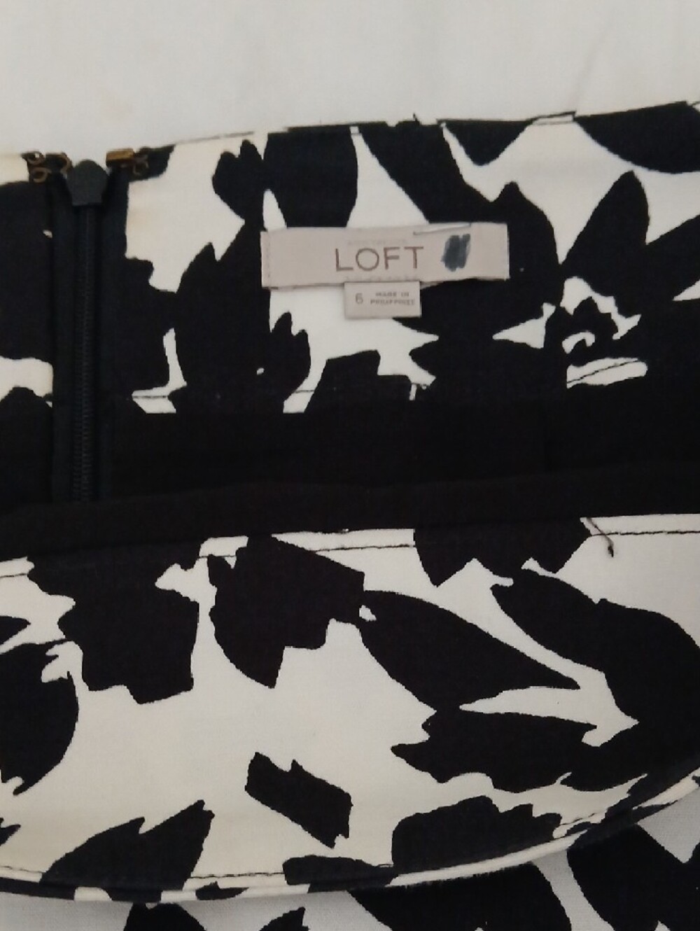 Loft  Black and White Floral Pencil Skirt Sandals And Blouse! And Heels. - Picture 5 of 12